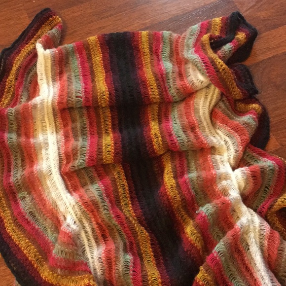 ❄️ NWOT COZY knit scarf/wrap ❄️ - Picture 6 of 7
